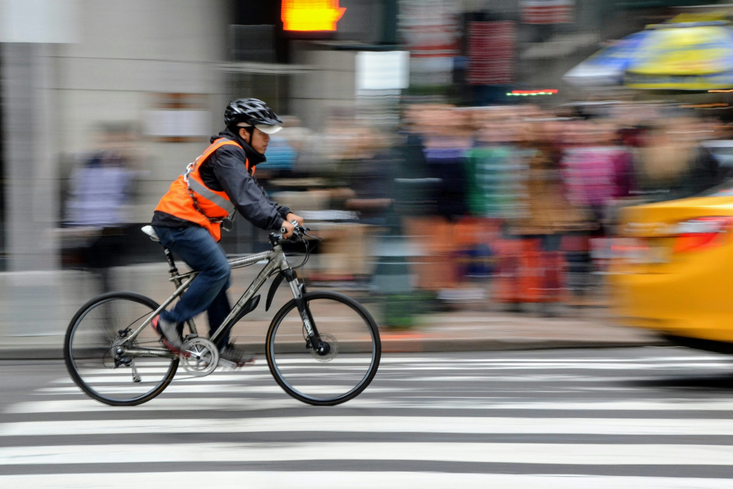 City Cycling Challenges: Mastering E-Bike Tours for Urban Explorers
