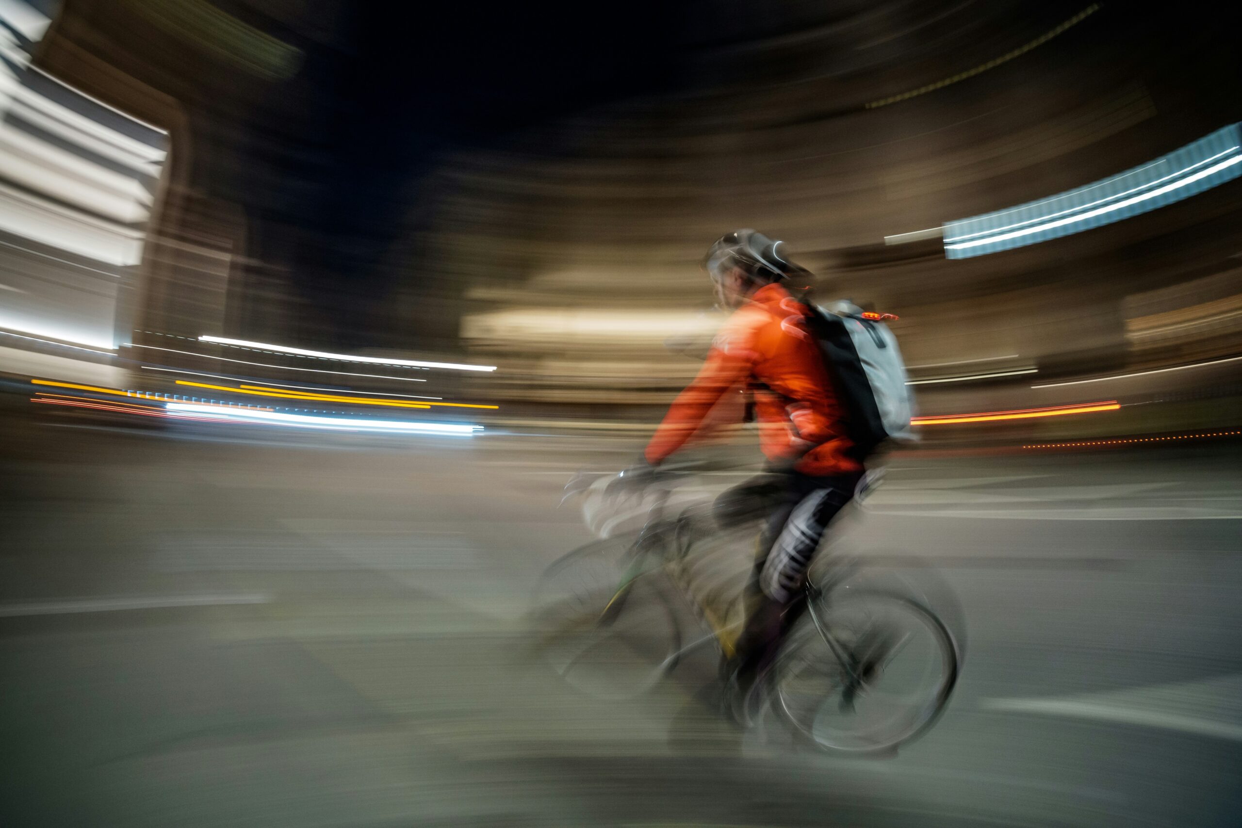 Customer review website showcasing ratings for e-bike operators