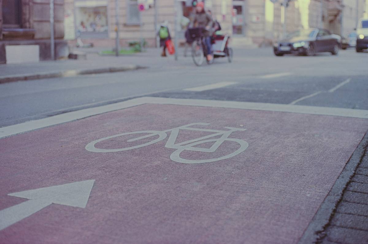 Cyclists enjoying the scenic Hudson River Greenway in New York City.